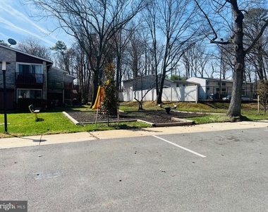 8613 Seasons Way - Photo Thumbnail 33