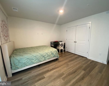 7530 Daybreak Drive - Photo Thumbnail 22