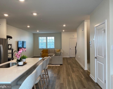 7530 Daybreak Drive - Photo Thumbnail 13
