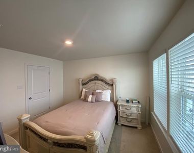 7530 Daybreak Drive - Photo Thumbnail 29