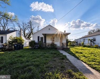 5604 29th Avenue - Photo Thumbnail 4