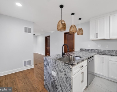 5604 29th Avenue - Photo Thumbnail 8