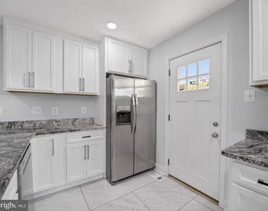 5604 29th Avenue - Photo Thumbnail 9