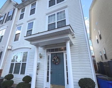 108 Leather Fern Way - Photo Thumbnail 1
