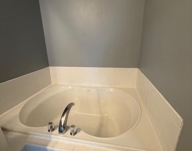 108 Leather Fern Way - Photo Thumbnail 11