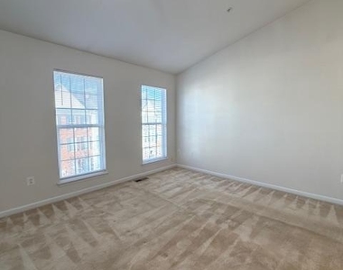 108 Leather Fern Way - Photo Thumbnail 13