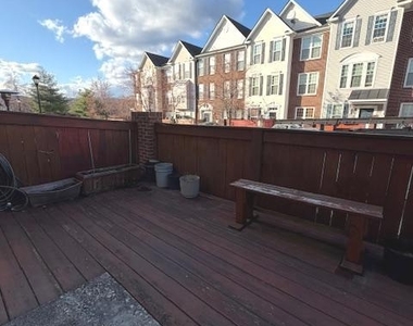 108 Leather Fern Way - Photo Thumbnail 21