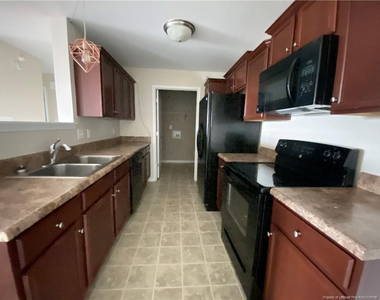 1305 Kershaw Loop - Photo Thumbnail 4