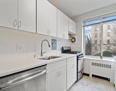 4100 W Street Nw - Photo Thumbnail 3