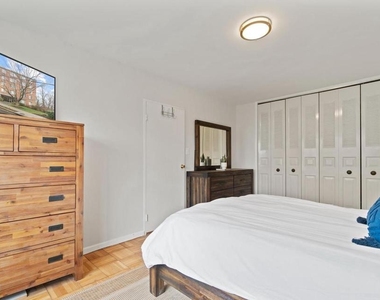 4100 W Street Nw - Photo Thumbnail 2