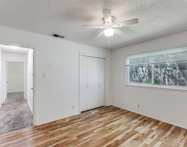 6916 Scenic Brook Dr - Photo Thumbnail 6