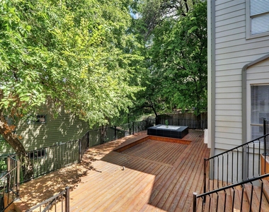 908 Poplar St - Photo Thumbnail 1