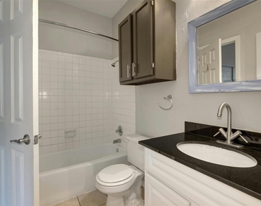 908 Poplar St - Photo Thumbnail 12