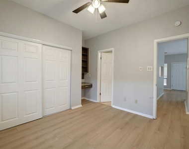 908 Poplar St - Photo Thumbnail 11