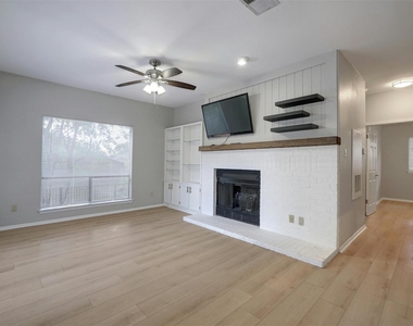 908 Poplar St - Photo Thumbnail 6
