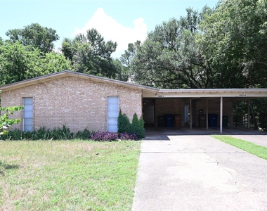 2303 Western Trails Blvd - Photo Thumbnail 14