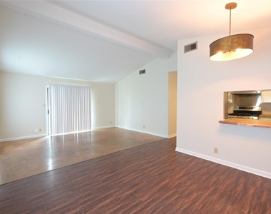 2303 Western Trails Blvd - Photo Thumbnail 1