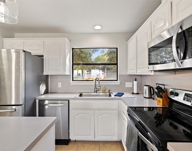 414 Gregg Dr - Photo Thumbnail 5