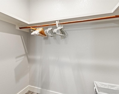 414 Gregg Dr - Photo Thumbnail 35