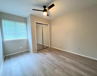 12214 Thompkins Dr - Photo Thumbnail 12