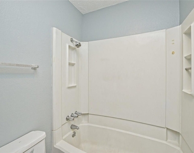 5809 Spring Meadow Rd - Photo Thumbnail 11