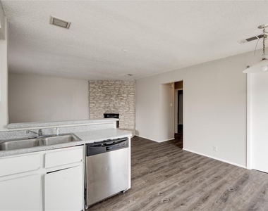 11907 Alpheus Ave - Photo Thumbnail 9