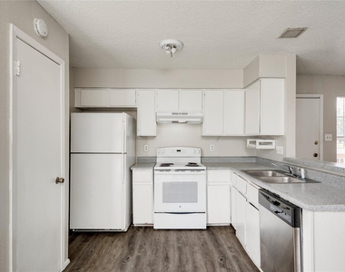 11907 Alpheus Ave - Photo Thumbnail 6