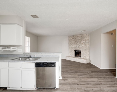 11907 Alpheus Ave - Photo Thumbnail 7