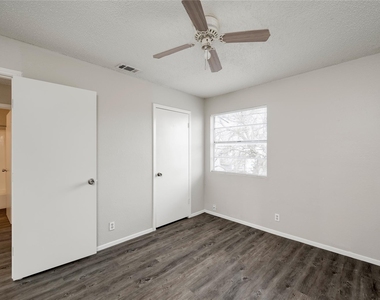 11907 Alpheus Ave - Photo Thumbnail 14