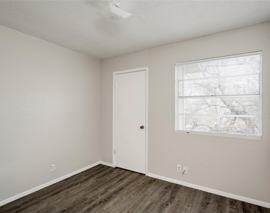 11907 Alpheus Ave - Photo Thumbnail 16