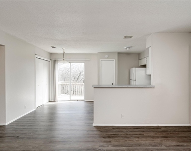 11907 Alpheus Ave - Photo Thumbnail 3