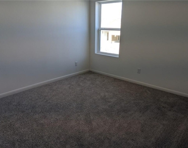 6705 Routenburn St - Photo Thumbnail 15