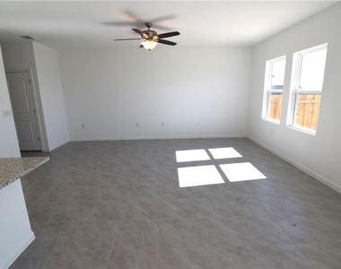 6705 Routenburn St - Photo Thumbnail 7