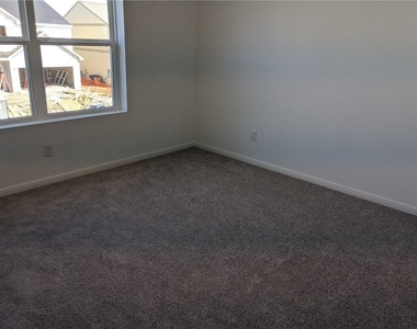 6705 Routenburn St - Photo Thumbnail 14