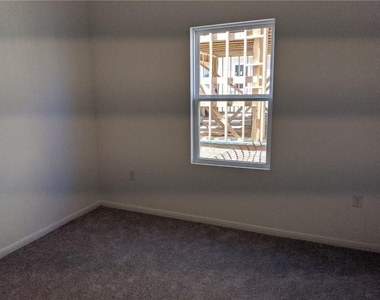 6705 Routenburn St - Photo Thumbnail 13