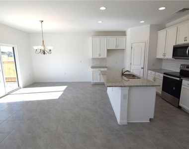 6705 Routenburn St - Photo Thumbnail 4