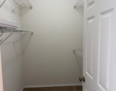 13810 Sutton Park Drive N - Photo Thumbnail 15