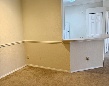 13810 Sutton Park Drive N - Photo Thumbnail 7