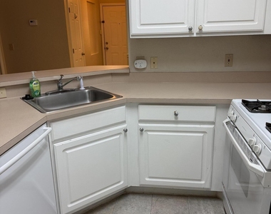 13810 Sutton Park Drive N - Photo Thumbnail 4