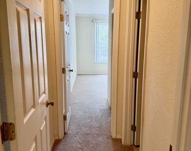 13810 Sutton Park Drive N - Photo Thumbnail 18