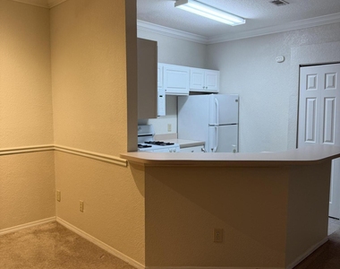 13810 Sutton Park Drive N - Photo Thumbnail 6