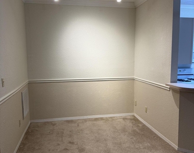 13810 Sutton Park Drive N - Photo Thumbnail 8