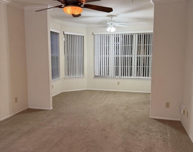 13810 Sutton Park Drive N - Photo Thumbnail 7