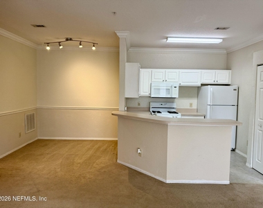 13810 Sutton Park Drive N - Photo Thumbnail 6