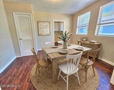 916 W 25th Street - Photo Thumbnail 23