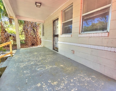 916 W 25th Street - Photo Thumbnail 2