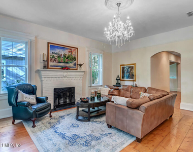 68 Saragossa Street - Photo Thumbnail 2