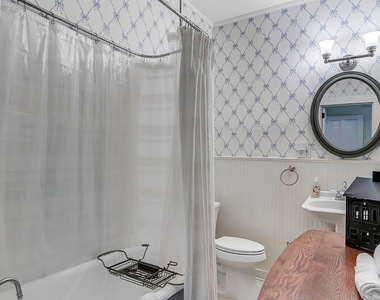 68 Saragossa Street - Photo Thumbnail 15