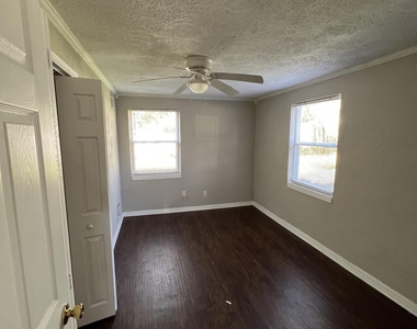 1653 Sheridan Street - Photo Thumbnail 6