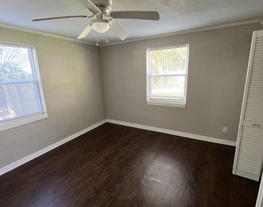 1653 Sheridan Street - Photo Thumbnail 5